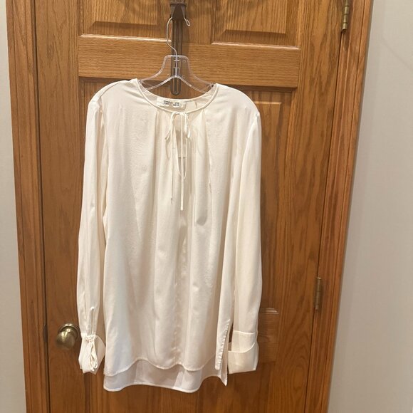 Diane von Furstenberg Tie Front Key Hole Blouse Color: ivory Size: 14 - Picture 1 of 6
